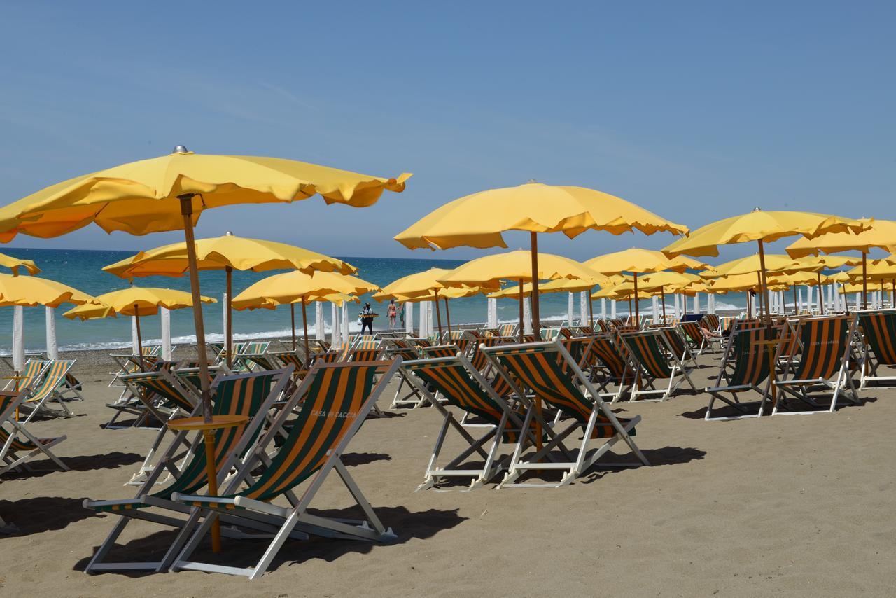Camping Casa Di Caccia Marina Di Bibbona Exterior foto